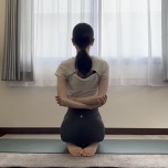 巻き肩ストレッチ