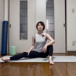 股関節ストレッチ