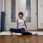 股関節ストレッチ