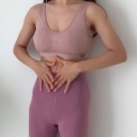 お腹を寄せる