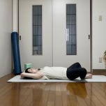 仰向けの合せきのポーズ