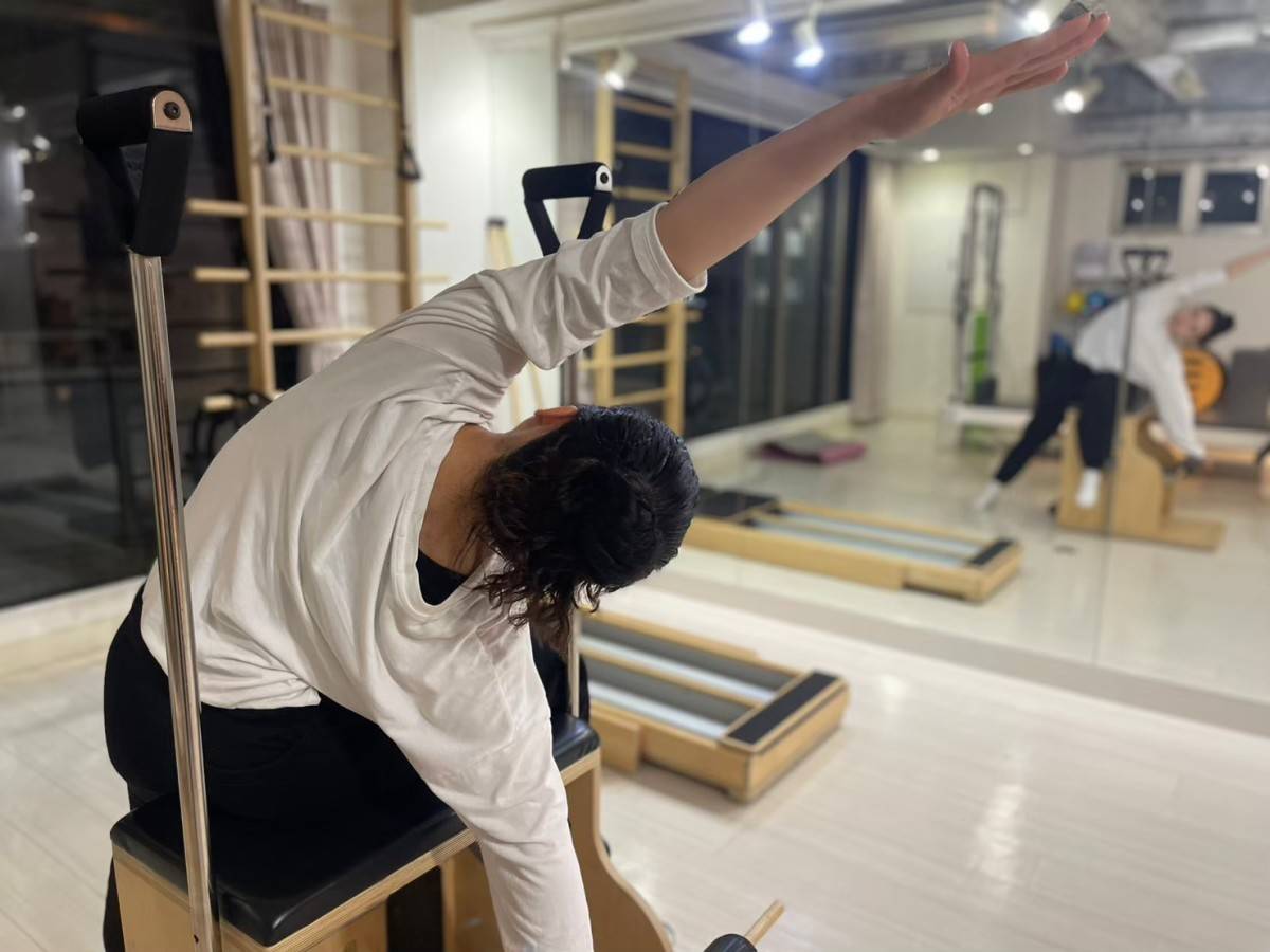 ピラティススタジオBB心斎橋スタジオのセッション風景